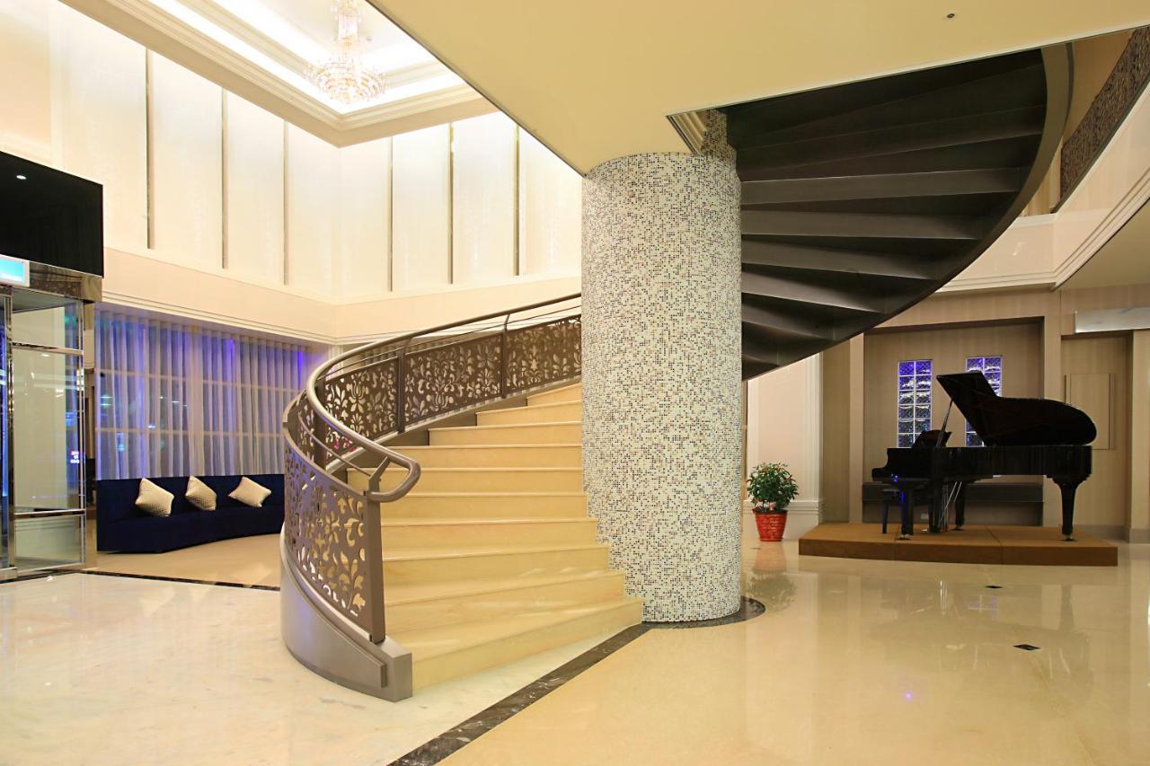 Shinkansen Grand Hotel Тайчжун Экстерьер фото
