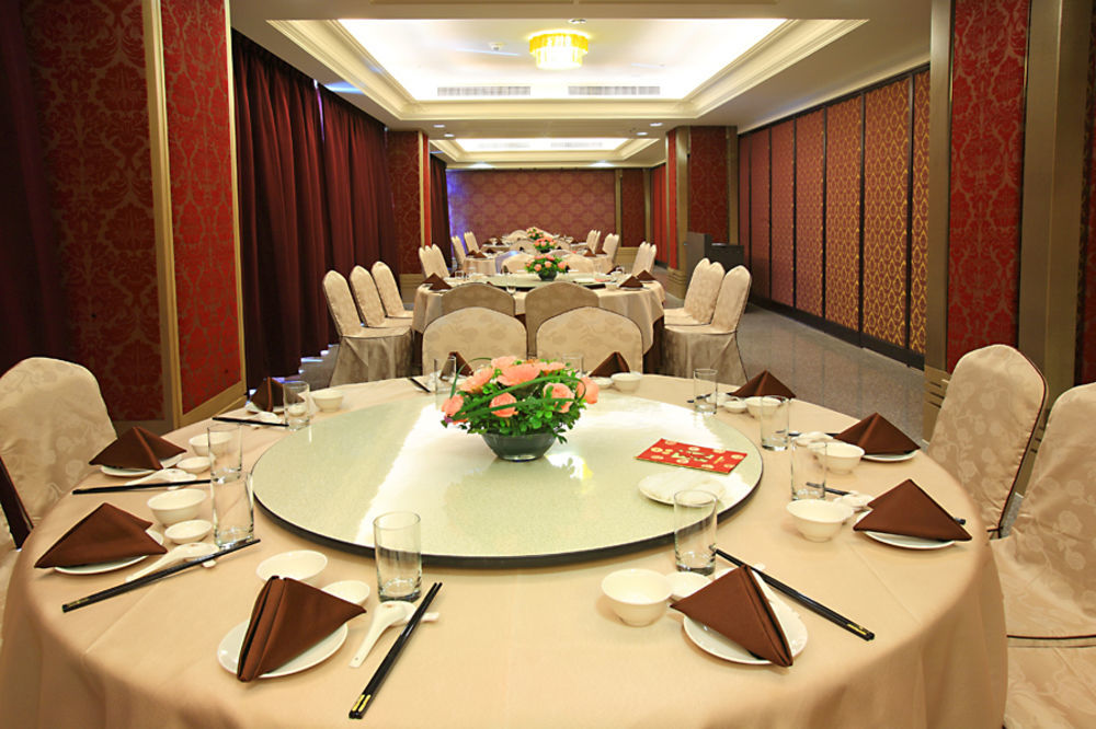 Shinkansen Grand Hotel Тайчжун Экстерьер фото