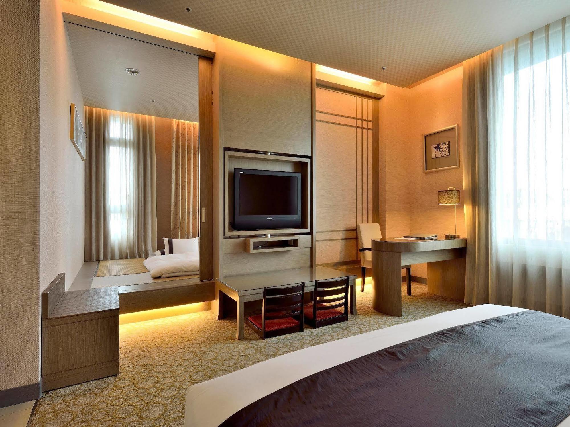 Shinkansen Grand Hotel Тайчжун Экстерьер фото