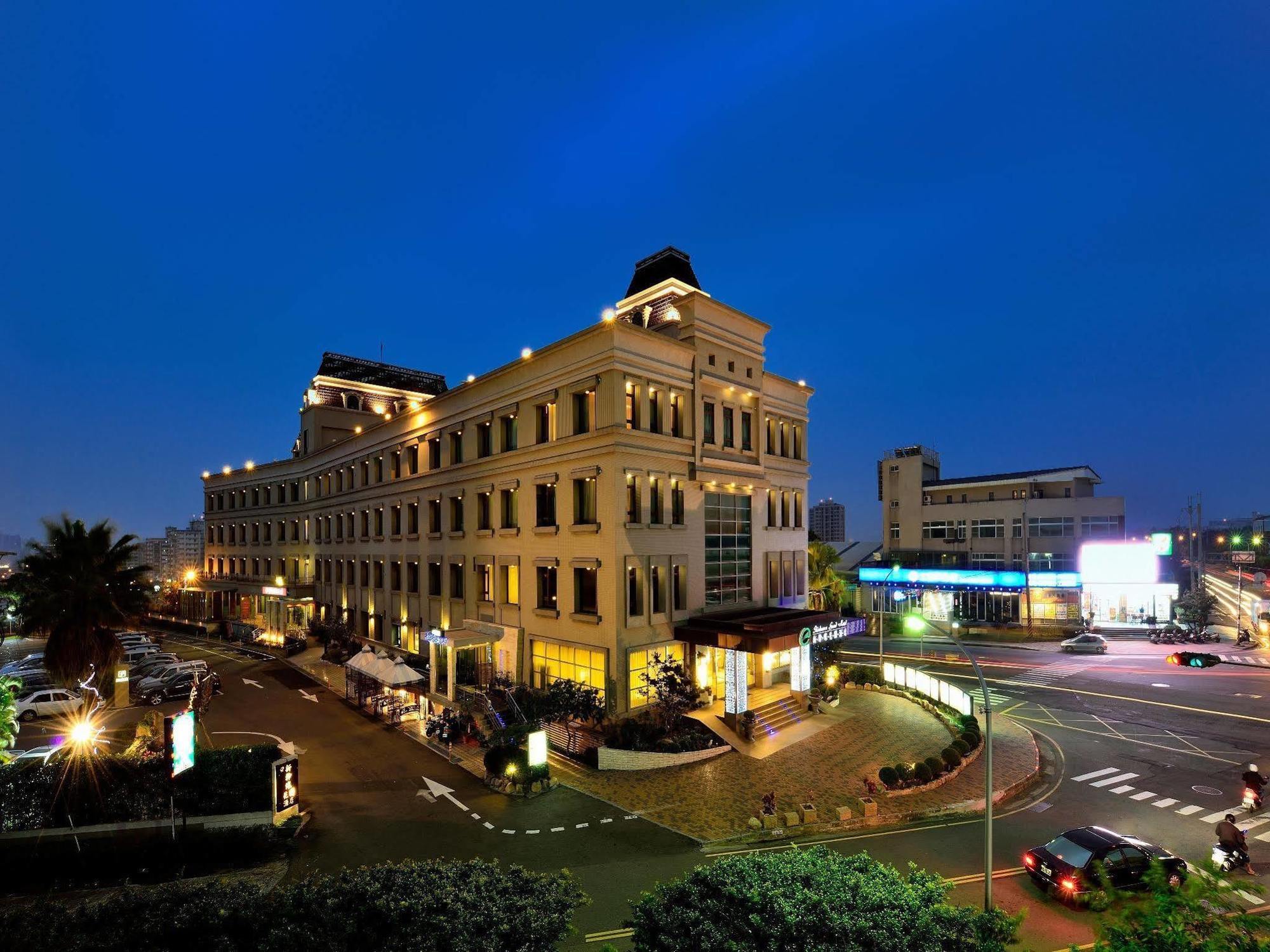 Shinkansen Grand Hotel Тайчжун Экстерьер фото