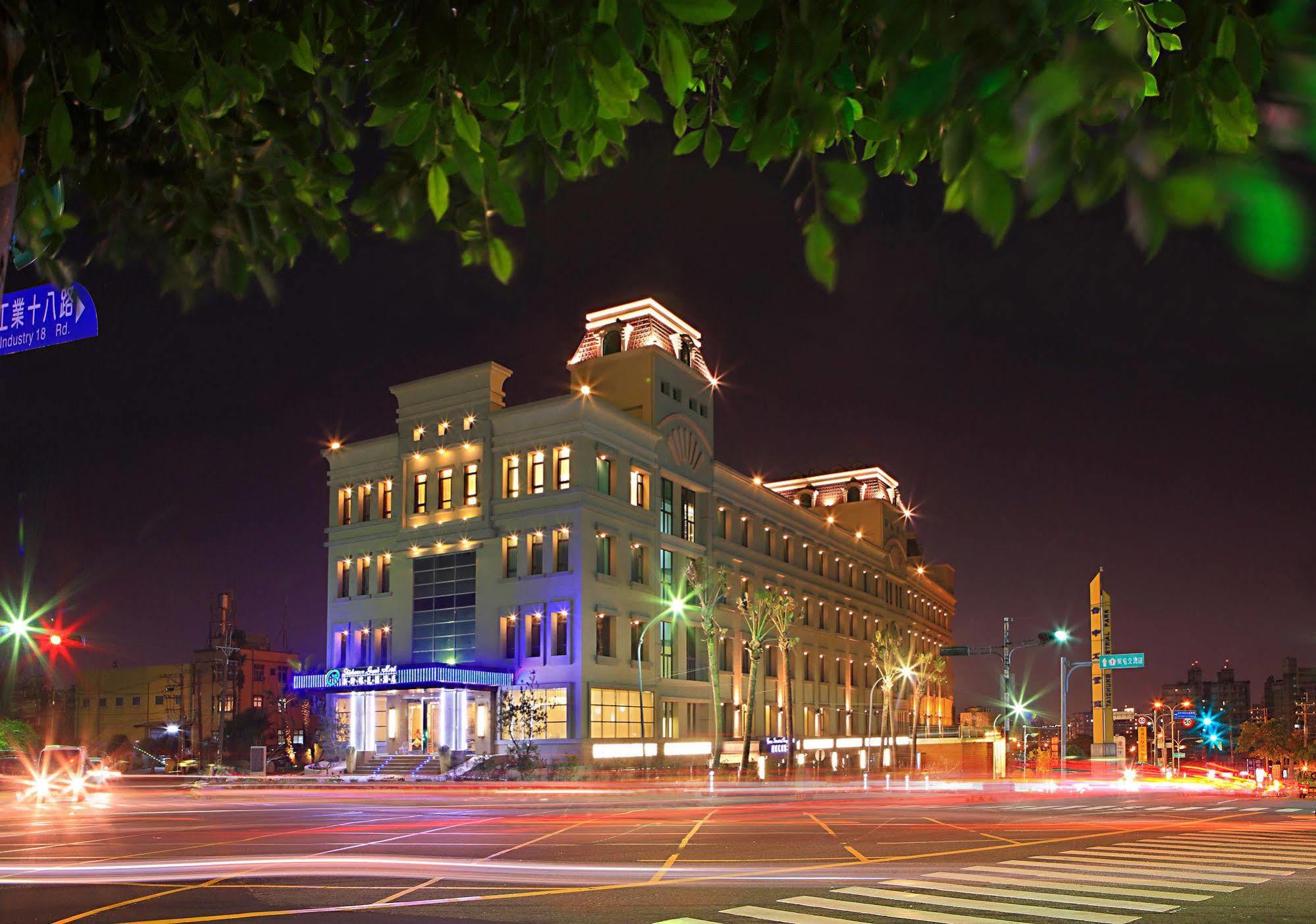 Shinkansen Grand Hotel Тайчжун Экстерьер фото