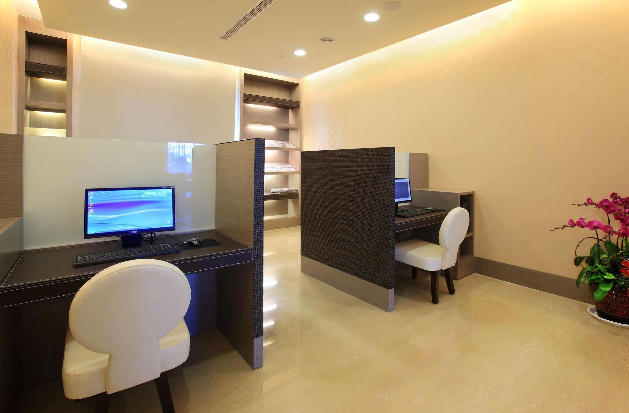 Shinkansen Grand Hotel Тайчжун Экстерьер фото
