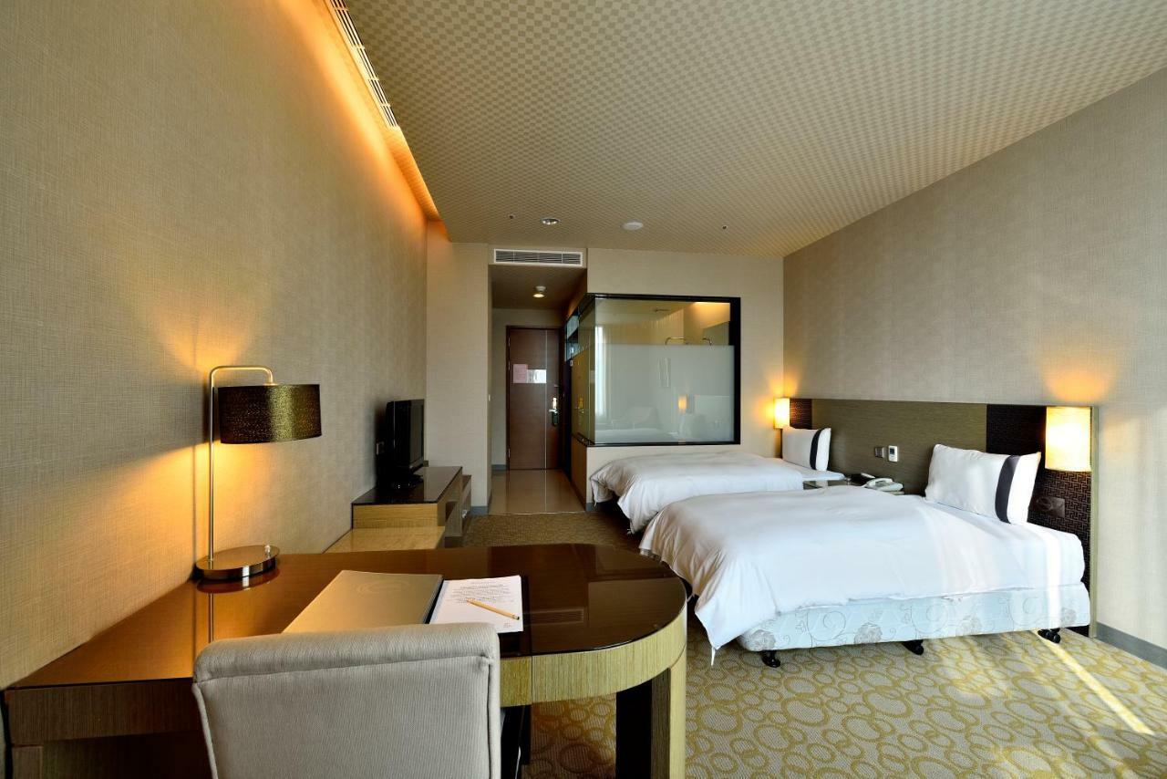 Shinkansen Grand Hotel Тайчжун Экстерьер фото